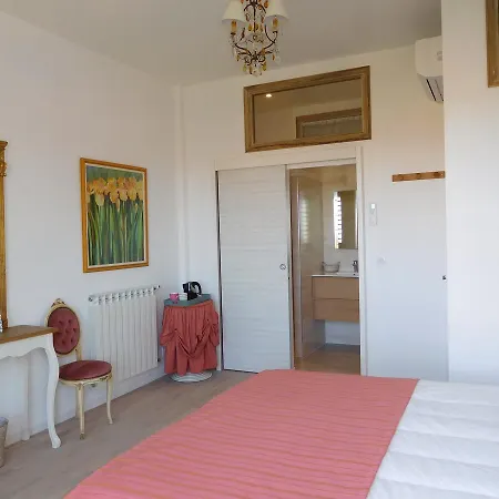 Bed & Breakfast Marguerite Hyeres